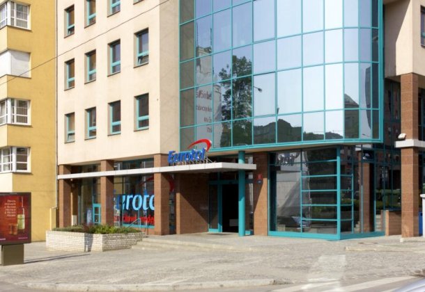 Výstavba značkové prodejny Eurotel Praha - foto 11