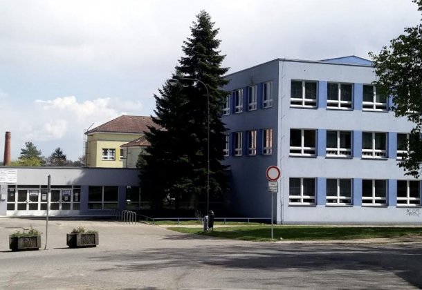 ZŠ Komenského, Lysá nad Labem - Zateplení, Rekonstrukce tělocvičny a šaten - foto 2